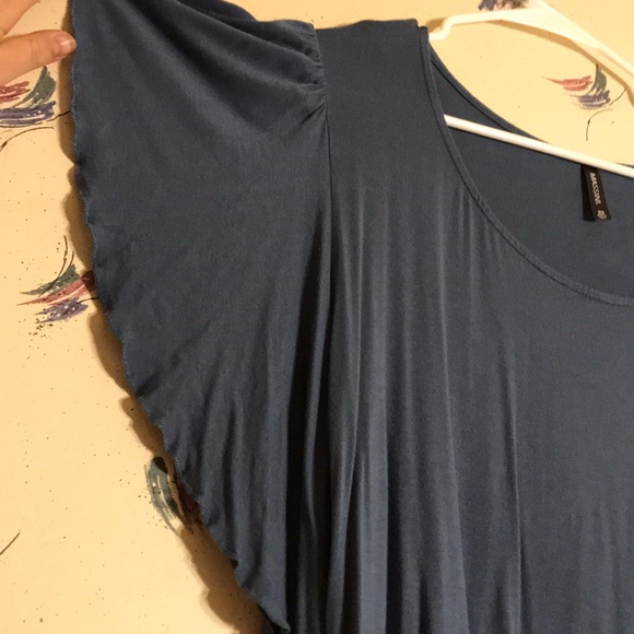 💜Blouse with Flowly sleeves💜 - Picture 2 of 3